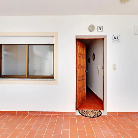 Apartment By Homing *
